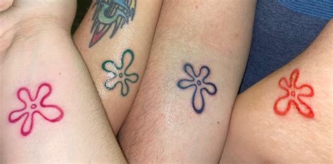 Spongebob flower tattoo - Aug 14, 2021 · The Reddit theory suggests that the flower clouds are not clouds at all but boat propellers. At first, the idea seems outlandish and a bit of a stretch, but upon closer inspection actually makes a lot of sense. For starters, each flower cloud has leaves that vary in number from three to five. Most boat propellers also have the same amount of fins. 